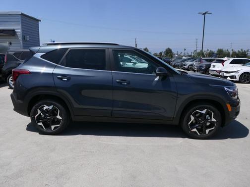 2025 Kia Seltos EX