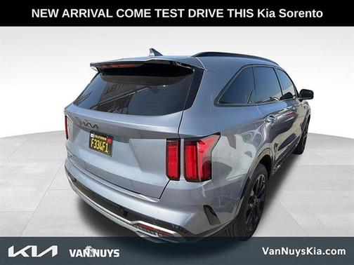 Everlasting Silver 2023 Kia Sorento SX