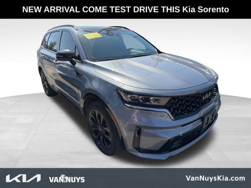 Everlasting Silver 2023 Kia Sorento SX
