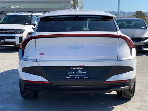 2025 Kia EV6 Light