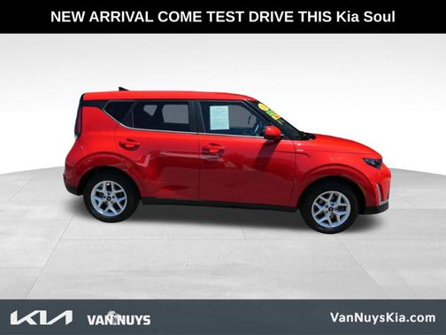Inferno Red 2024 Kia Soul LX