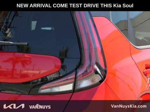 Inferno Red 2024 Kia Soul LX