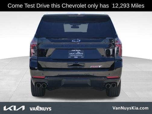 2025 Chevrolet Suburban RST