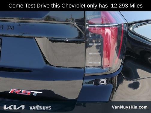 2025 Chevrolet Suburban RST