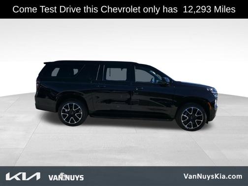 2025 Chevrolet Suburban RST