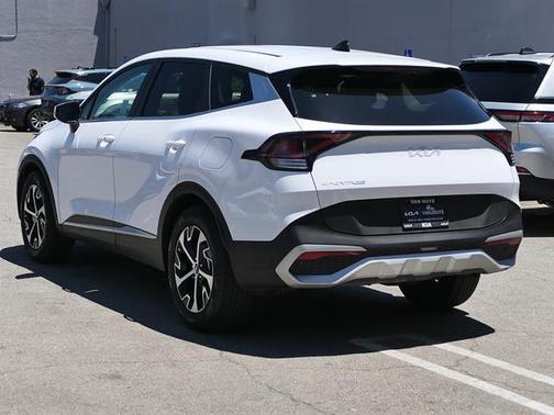 Glacial White Pearl 2024 Kia Sportage EX