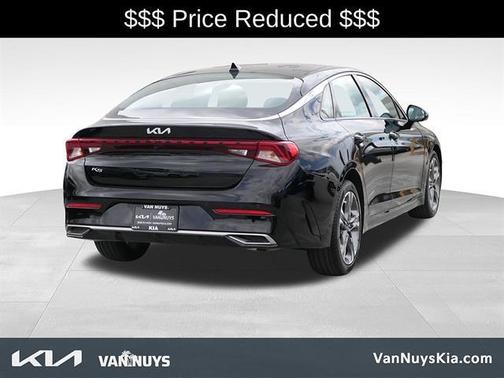 Ebony Black 2022 Kia K5 EX