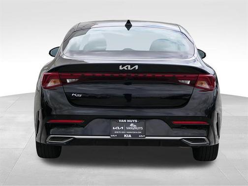 Ebony Black 2022 Kia K5 EX