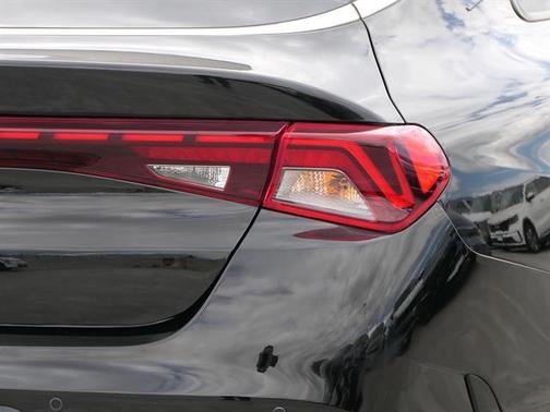 Ebony Black 2022 Kia K5 EX
