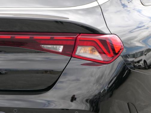 Ebony Black 2022 Kia K5 EX