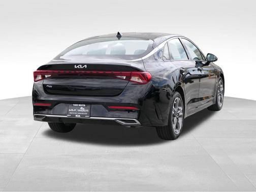 Ebony Black 2022 Kia K5 EX