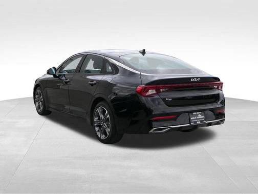 Ebony Black 2022 Kia K5 EX