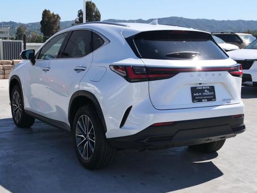 Eminent White Pearl 2023 Lexus NX 350 Base