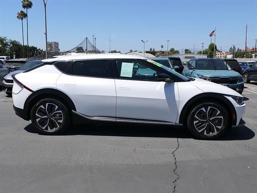 Snow White Pearl 2024 Kia EV6 Light Long Range