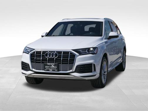 Glacier White Metallic 2021 Audi Q7 45 Premium