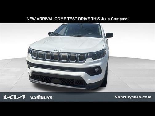 Bright White Clearcoat 2022 Jeep Compass Latitude