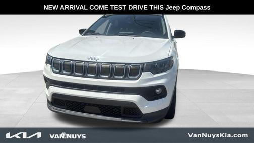 Bright White Clearcoat 2022 Jeep Compass Latitude