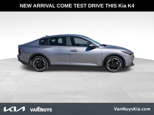 2025 Kia K4 EX