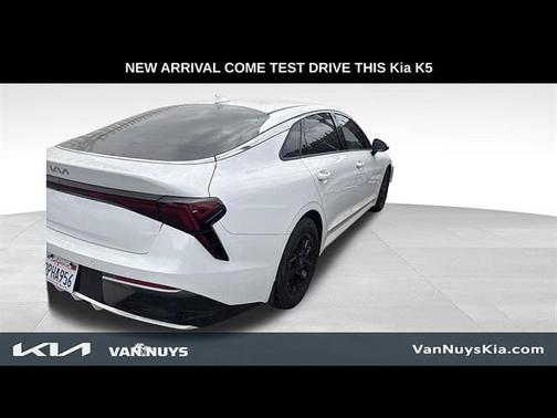 Snow White Pearl 2025 Kia K5 LXS