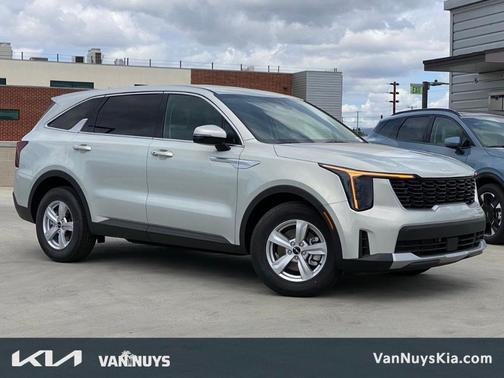 Ivory Silver 2026 Kia Sorento LX