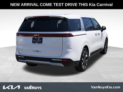 2024 Kia Carnival EX