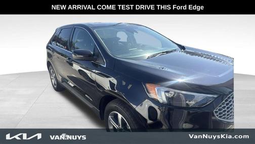 Black Metallic 2023 Ford Edge SEL