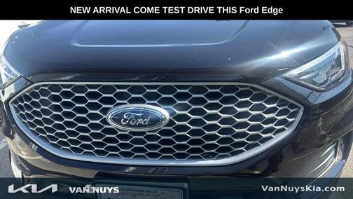 Black Metallic 2023 Ford Edge SEL