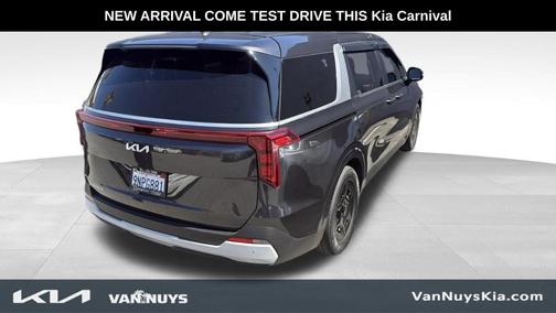Metal 2025 Kia Carnival LXS