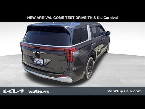 Metal 2025 Kia Carnival LXS