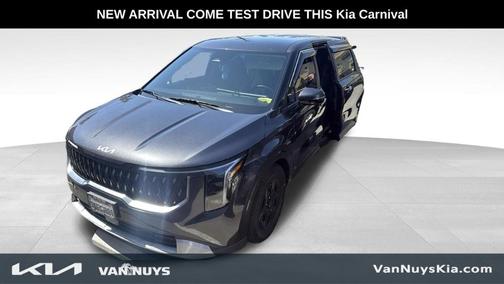 Metal 2025 Kia Carnival LXS