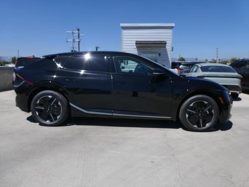 2025 Kia EV6 Wind