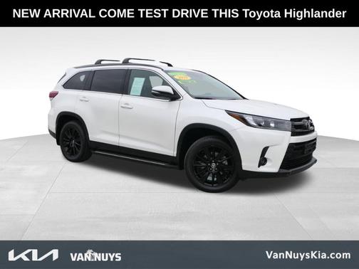 Blizzard Pearl 2019 Toyota Highlander SE