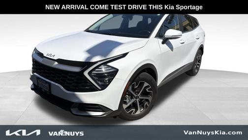 White Pearl 2024 Kia Sportage EX