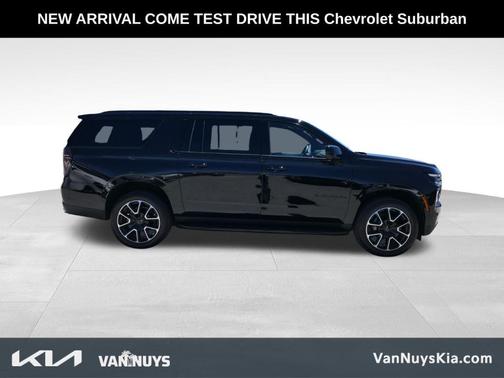 2025 Chevrolet Suburban RST