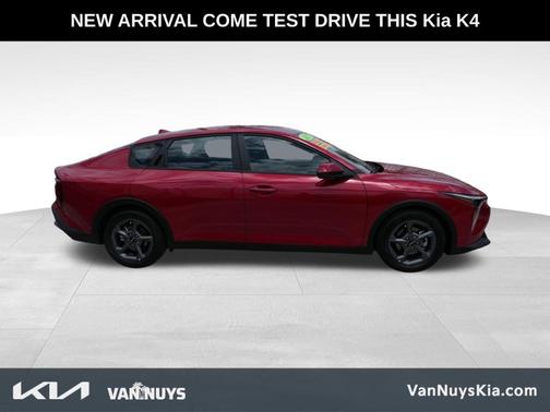 Currant Red 2025 Kia K4