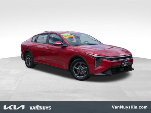 Currant Red 2025 Kia K4