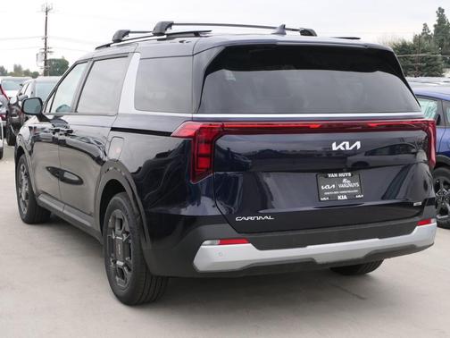 2025 Kia Carnival Hybrid EX