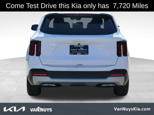 2025 Kia Sorento LX