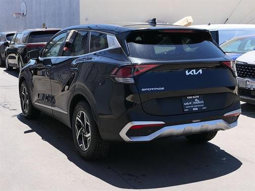 Fusion Orange 2025 Kia Sportage LX