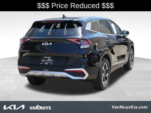Fusion Orange 2025 Kia Sportage LX