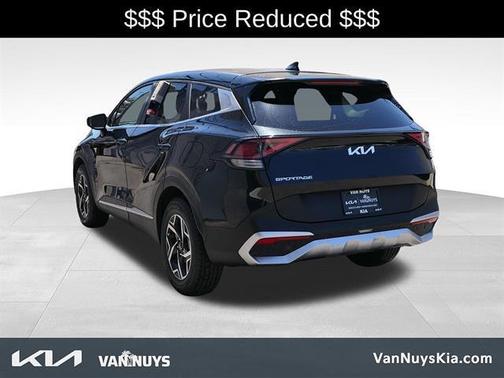 Fusion Orange 2025 Kia Sportage LX