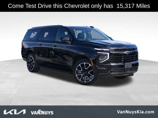 2025 Chevrolet Suburban RST