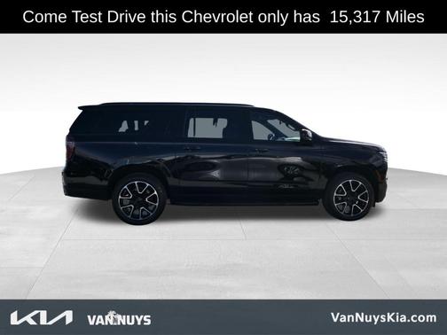 2025 Chevrolet Suburban RST