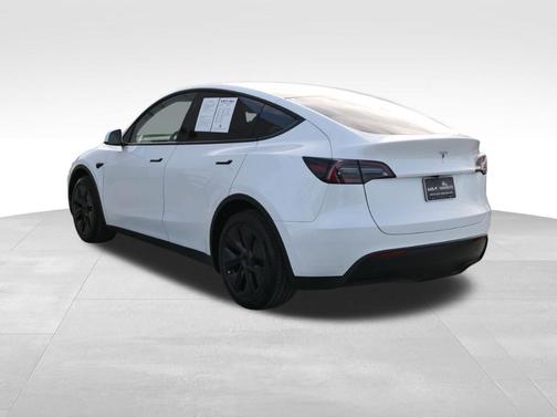 2025 Tesla Model Y Long Range