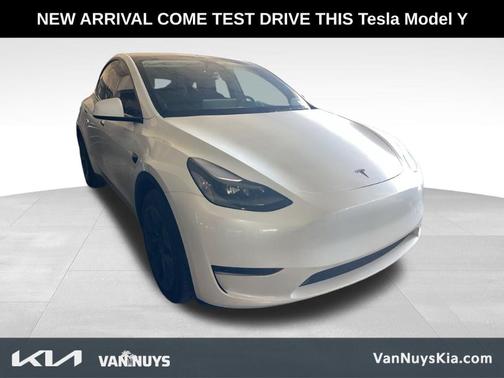 2025 Tesla Model Y Long Range