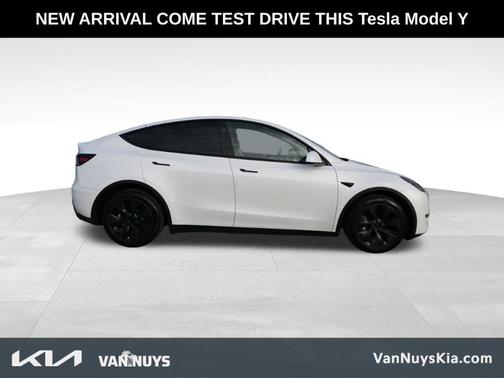 2025 Tesla Model Y Long Range