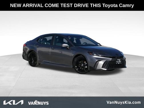 2025 Toyota Camry SE