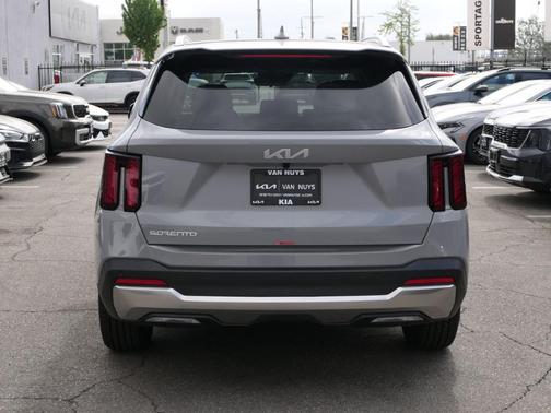 2025 Kia Sorento S