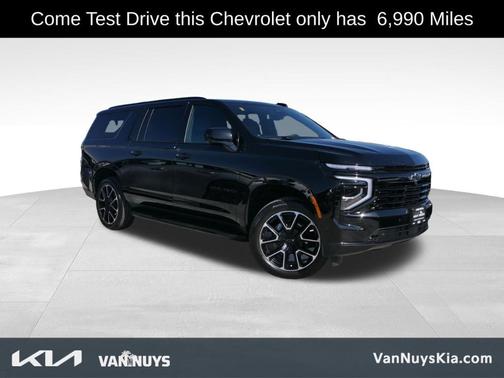2025 Chevrolet Suburban RST