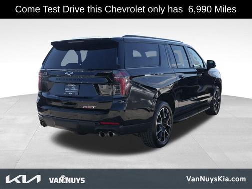 2025 Chevrolet Suburban RST